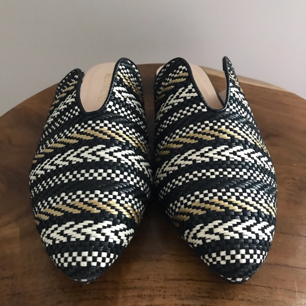 🌟LAST ONE🌟Restricted Black Mules|Textured Woven - Picture 6 of 9